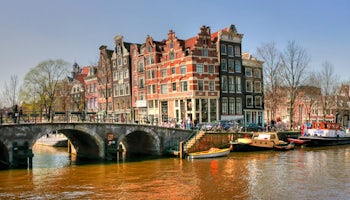 Recorrido A Pie Por Amsterdam Y Barco En Los Canales